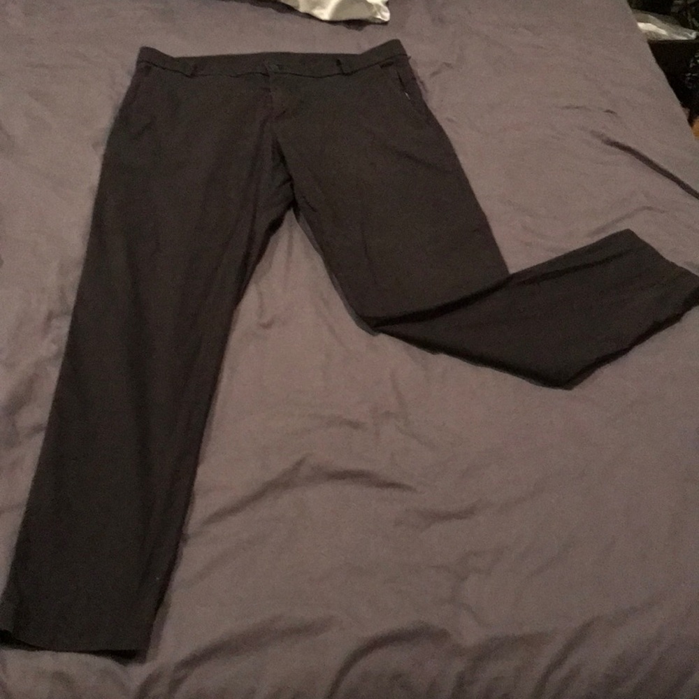 Lululemon men’s Commission pant - navy blue